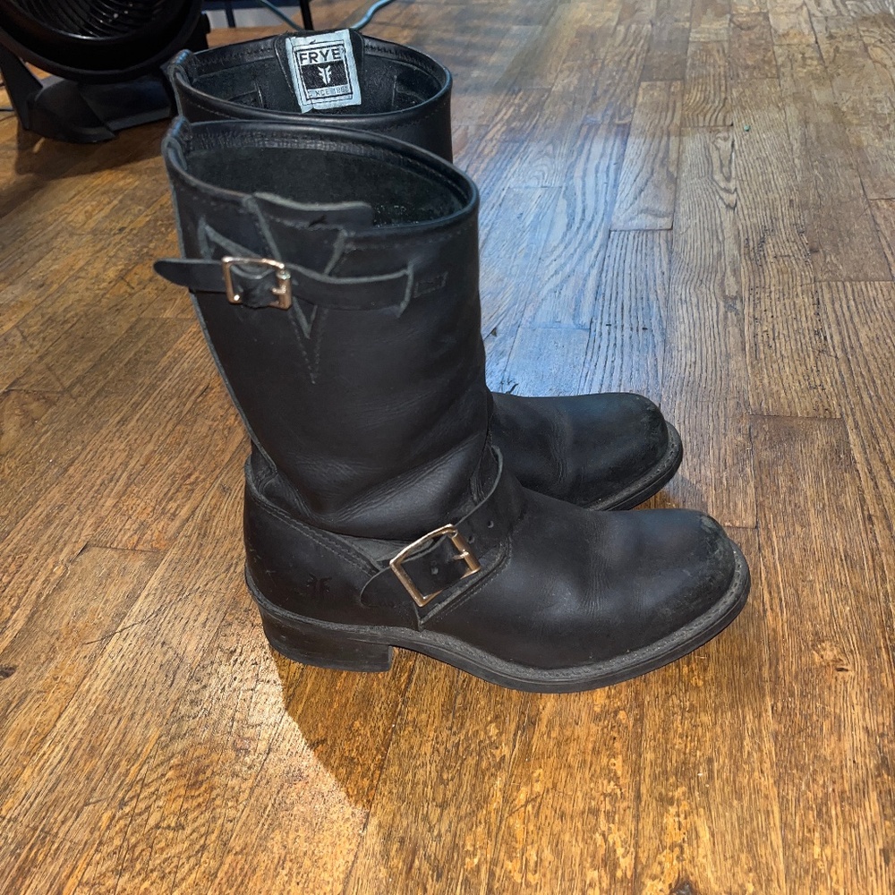 SOLD Frye Veronica Short Black Boot